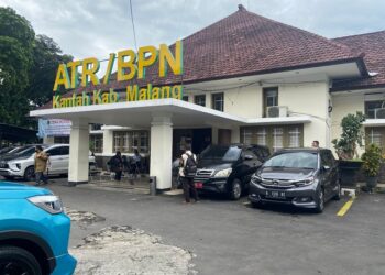 Suasana halaman Kantor BPN Kabupaten Malang.