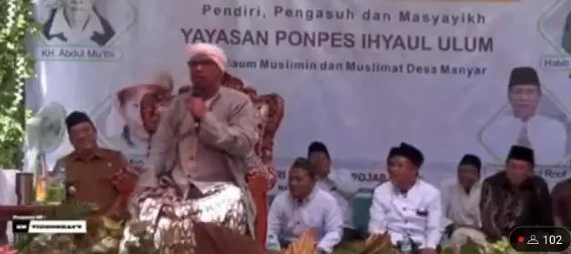 Saat Habib Mustofa Alaydrus menegur pejabat yang akan pulang di tengah ceramahnya.