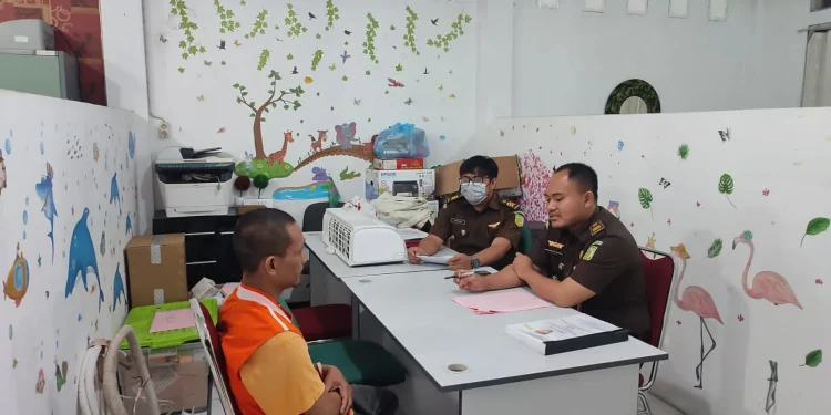 berkas kasus pembunuhan PSK villa songgoriti