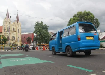 Sopir angkot demo