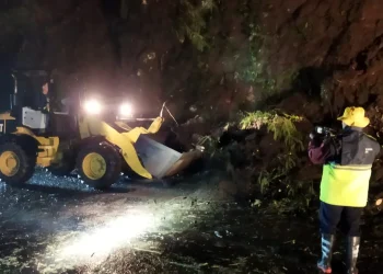 curah hujan tinggi, akibat tanah longsor