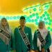 Tiga lulusan terbaik Unisma. Dari kiri : Nuzulul Madalia, Samsul Ma’arif, dan Vivi Nur Imami