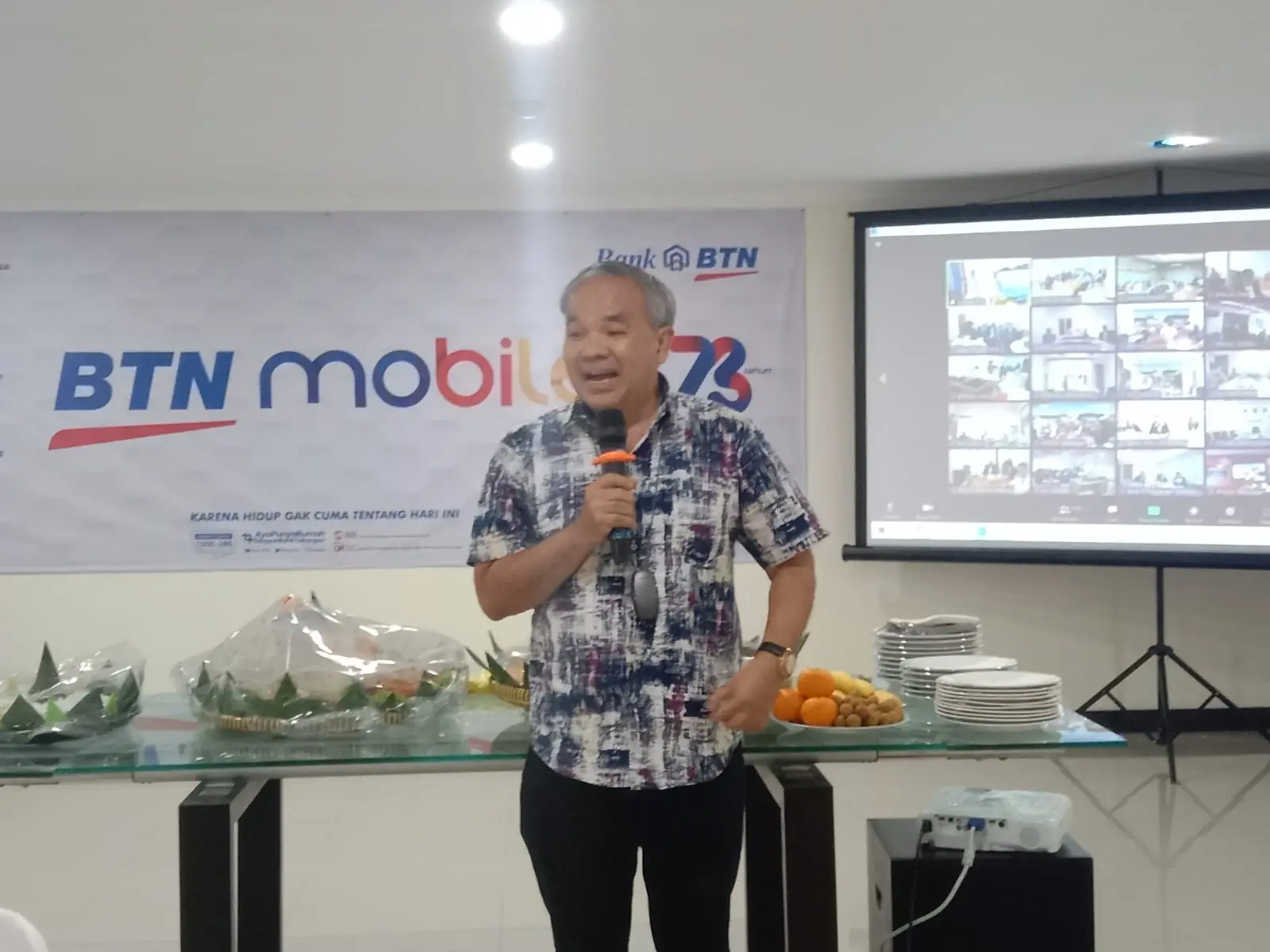 Motivator Nasional, Aqua Dwipayana memberikan motivasi dalam peringatan Hari Jadi BTN ke-73.