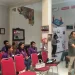 Acara pembkalan peserta magang Tugu Media Group dengan materi Teknik Wawancara dan Menulis Berita.
