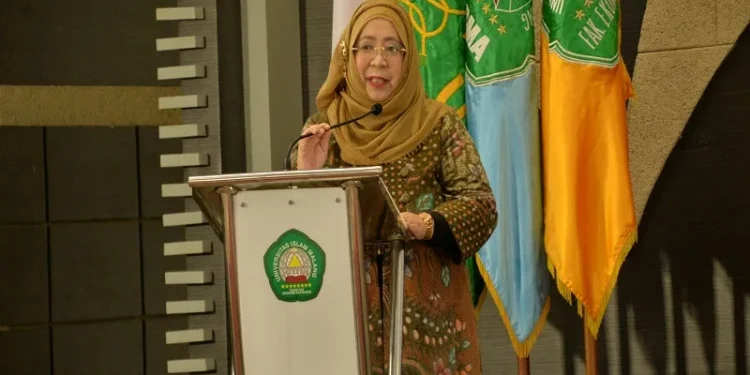 Dekan FEB Unisma, Nur Diana SE MSi.