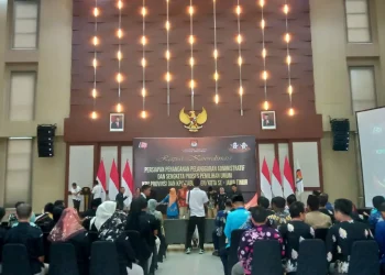 Rakor penanganan pelanggaran administrasi dan sengketa proses pemilu oleh KPU Provinsi Jatim di Kota Batu, Kamis (16/2/2023). Anggota KPU diwanti-wanti melek hukum.