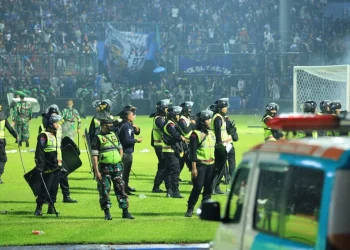 Detik-detik Tragedi Kanjuruhan pada 1 Oktober 2022.