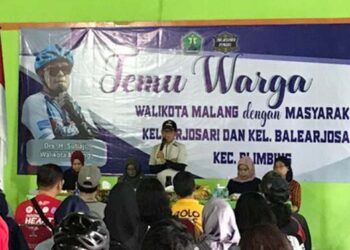 Animo masyarakat dan tokoh masyarakat menyampaikan aspirasi pada Wali Kota Malang. Foto / Feni Yusnia