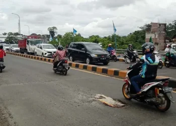 jalan berlubang