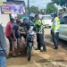 mobil ertiga tabrak motor dan toko