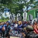 Ratusan Aremania berkumpul di depan Kejari Kabupaten Malang untuk aksi damai.