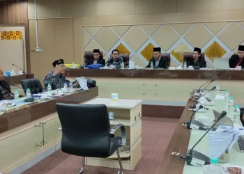Unira dan Rombongan saat berada di Universitas Pahang Malaysia.