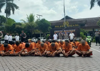 Para tersangka yang diamankan saat Operasi Pekat Semeru 2023.