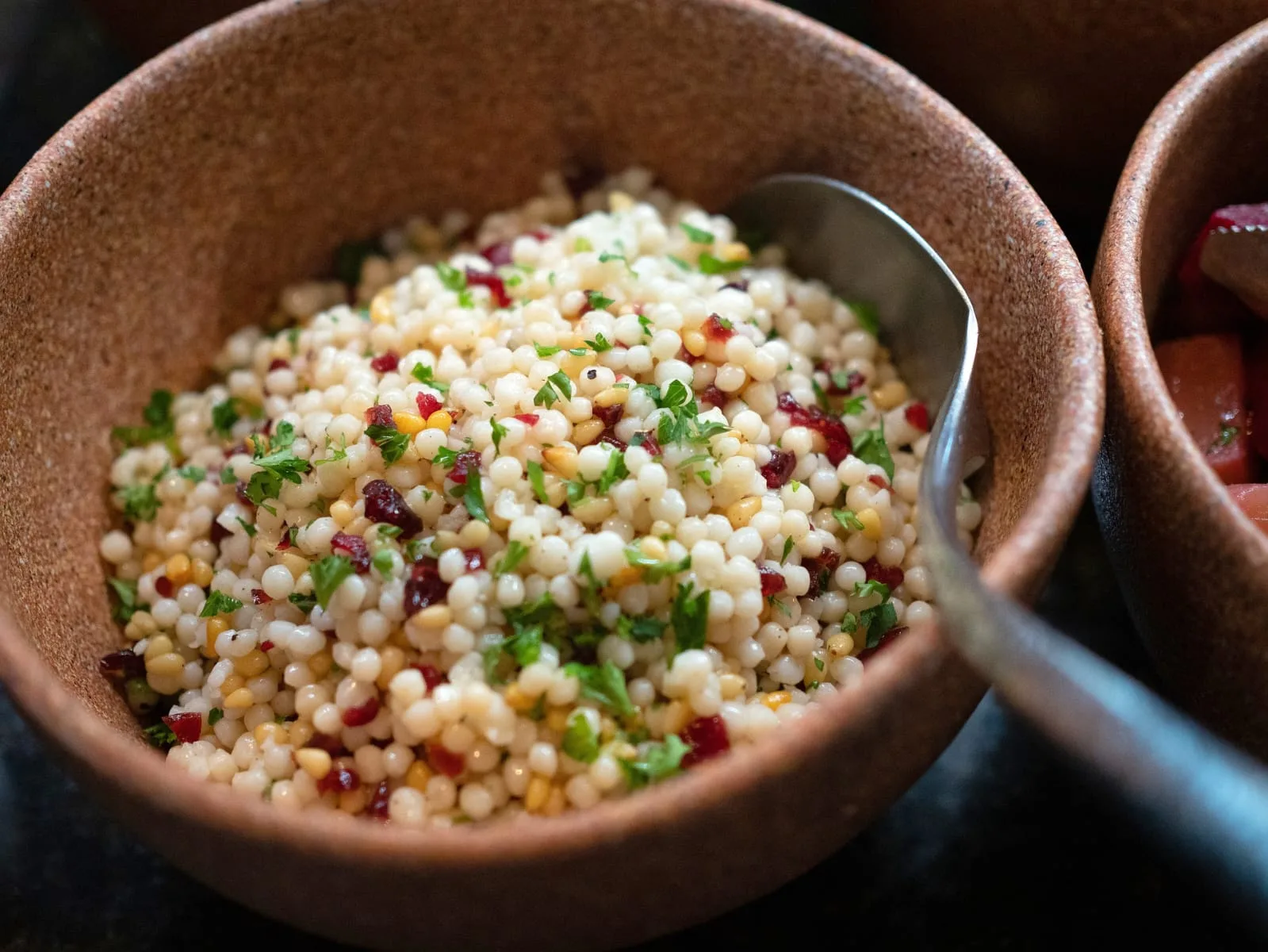 Couscous yang diolah sebagai hidangan.