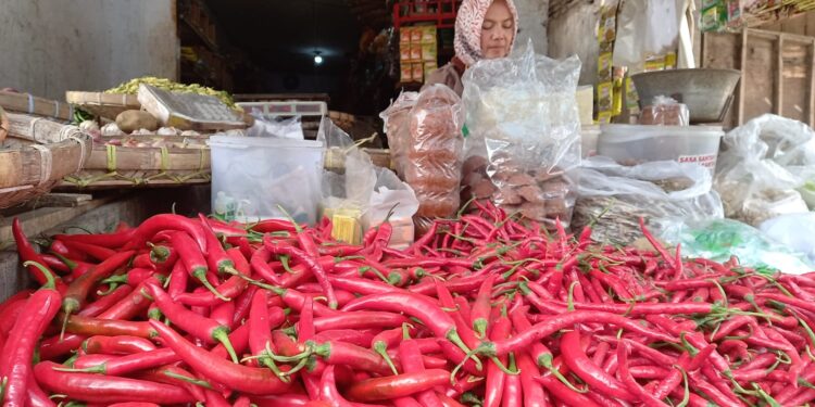 Cabai merah yang dijual di Pasar Gondanglegi