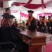 Mahasiswa STIE Malangkucecwara menjalani prosesi wisuda (M Sholeh)