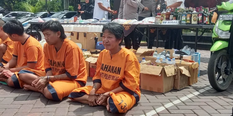 Muslimah, tersangka kasus prostitusi yang mempekerjakan anak di bawah umur.