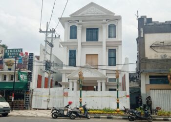 Penampakan aset rumah mewah milik Wahyu Kenzo di Kayutangan Heritage, Kota Malang yang disegel Bareskrim Polri.