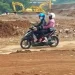 Tampak sejumlah alat berat sedang beroperasi di atas lahan hijau di Desa Sumberbrantas, Kota Batu, Jawa Timur. Belakangan diketahui, perataan lahan itu untuk dibangun Green House Strawberry, namun masih belum mendapat izin dari pihak desa.
