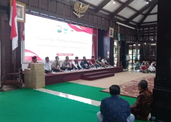 Forkopimda Kabupaten Malang melakukan doa bersama dan mendengarkan aspirasi keluarga korban Tragedi Kanjuruhan.