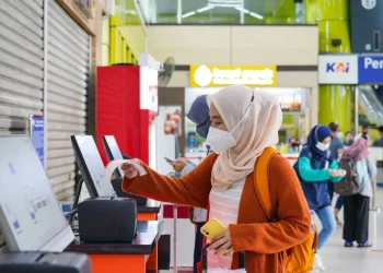 Ilustrasi penumpang KAI saat proses boarding di stasiun.