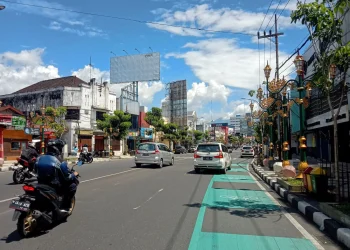 Arus lalu lintas satu arah di kawasang Kayutangan heritage