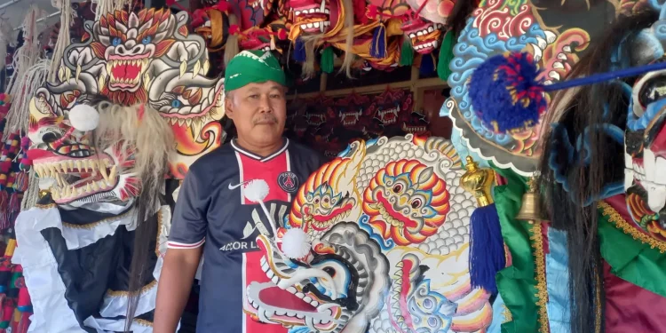 Seniman Topeng