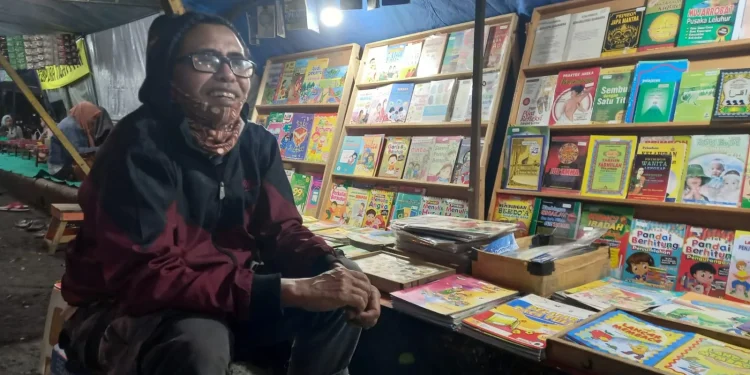 Kios buku Sumaji