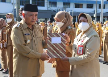 Bupati Malang serahkan SK Pensiun