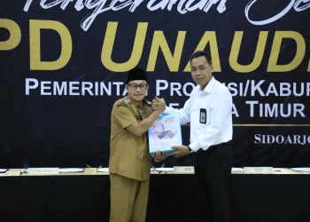 Wali Kota Sutiaji menyerahkan Laporan Keuangan Pemerintah Daerah (LKPD) Tahun Anggaran 2022 Unaudited kepada Badan Pemeriksa Keuangan (BPK) Jawa Timur