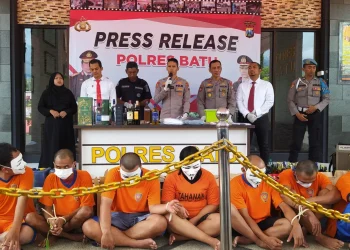 operasi pekat