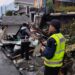 Tampak bangunan toko kelontong ambruk akibat tanah plengsengan yang juga menyangga bangunan rumah longsor, Minggu (26/3/2023). Peristiwa itu terjadi di Jalan Raya Punten Dusun Gempol, Desa Punten, Kecamatan Bumiaji.