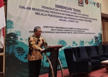 Analis Kebijakan Ahli Madya Kemenparekraf RI, Surana dalam bimtek peningkatan kapasitas sumber daya manusia untuk mendukung percepatan kepariwisataan nasional di Kota Malang.