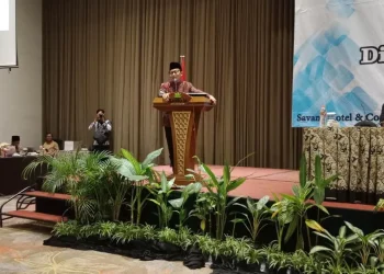 Wali Kota Malang, Sutiaji, menyampaikan sambutan pada Kegiatan Perencanaan Pendidikan Satuan Pendidikan Negeri se-Kota Malang (02/03/2023).