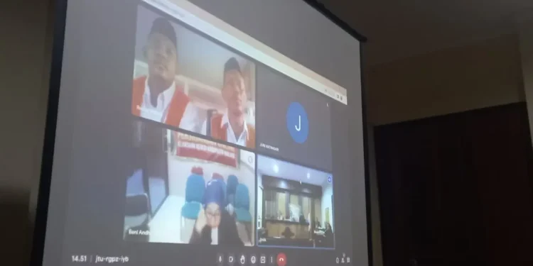 Terdakwa kasus pembongkaran pagar Stadion Kanjuruhan saat sidang pemeriksaan saksi beberapa waktu lalu.