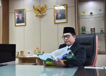 Prof Dr Ahmad Zainul Hamdi M.Ag atau biasa dipanggil Ahmad Inung.