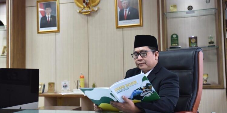 Prof Dr Ahmad Zainul Hamdi M.Ag atau biasa dipanggil Ahmad Inung.