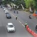 Satlantas Polres Batu menerapkan uji coba satu arah di Jalan Ir Soekarno - Jalan Dewi Sartika, Jumat (21/4/2023).