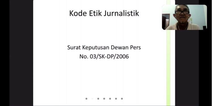 Sudjamiko, redaktur Tugumalang.id. saat memberikan materi KEJ di pembekalan anak magang Tugu Media. Foto/tangkap layar.