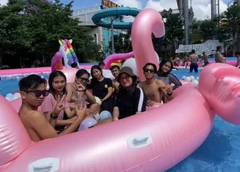 Momen Summer Baloon Party di Hawai Waterpark.