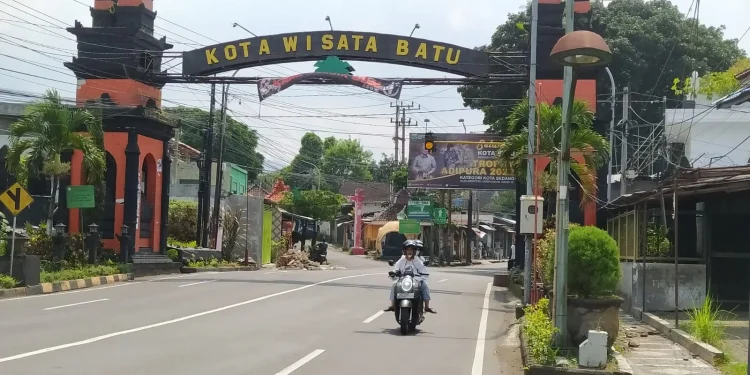 Jalur menuju Simpang Lima atau Proliman.