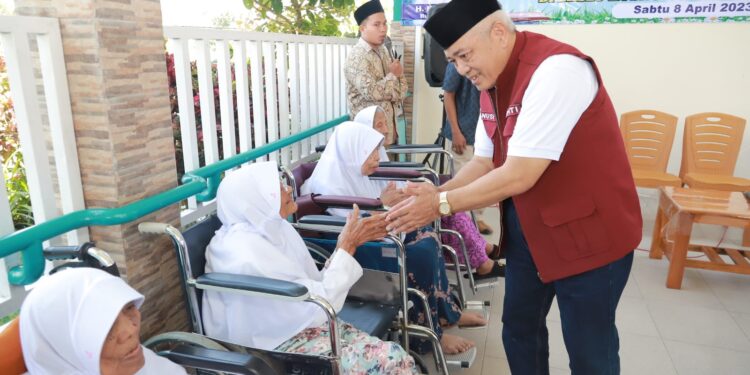 peduli warga, Bupati Malang kunjungi lansia