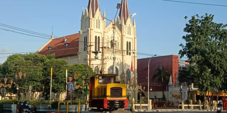 Kayutangan heritage punya replika kereta api