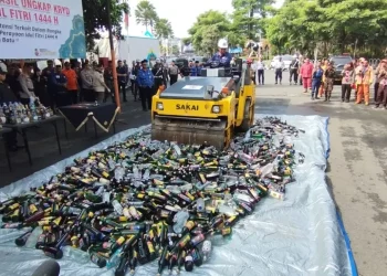 Polres Batu musnahkan miras