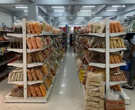 toko kue dan roti Swalayan di Malang