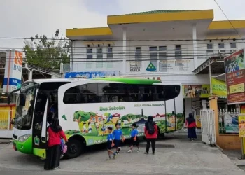Bus sekolah gratis