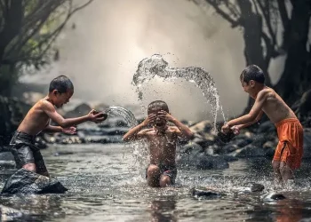 melatih anak