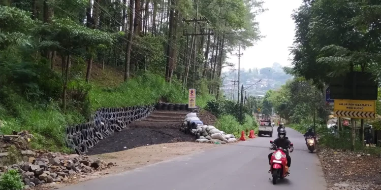 jalur penyelamatan