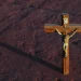 Peringatan Jumat Agung, mengenang penyaliban dan pengorbanan Yesus bagi umat manusia.