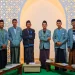 Para santri Luhur Baitul Hikmah yang membedah Falsafatunā selama 20 hari di bulan Ramadan.